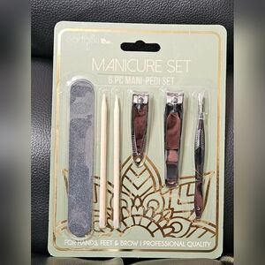 Earth & I  Black and Silver 6-Piece Manicure / Pedi  Set NEW